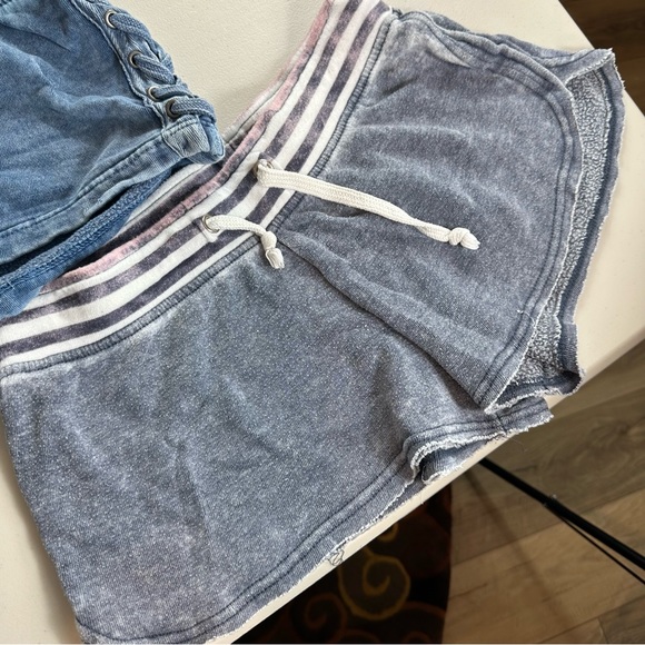 Set of 3 athletic shorts - Picture 3 of 4